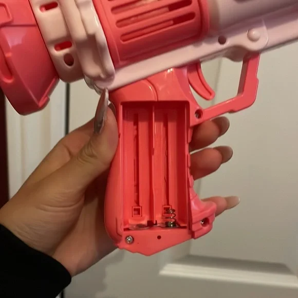 Kids Bubble Machine - Picture 4 of 5